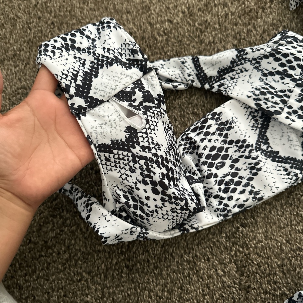 Snakeskin One-Shoulder Bikini Set - Picture 3 of 4